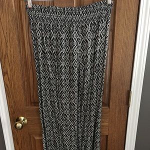 B&W geometric palazzo pants